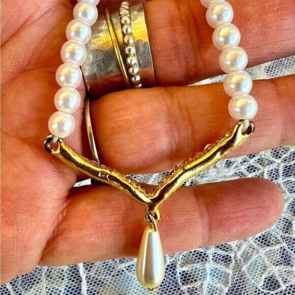 Claire’s Faux Pearl Rhinestone Necklace - Picture 6 of 7